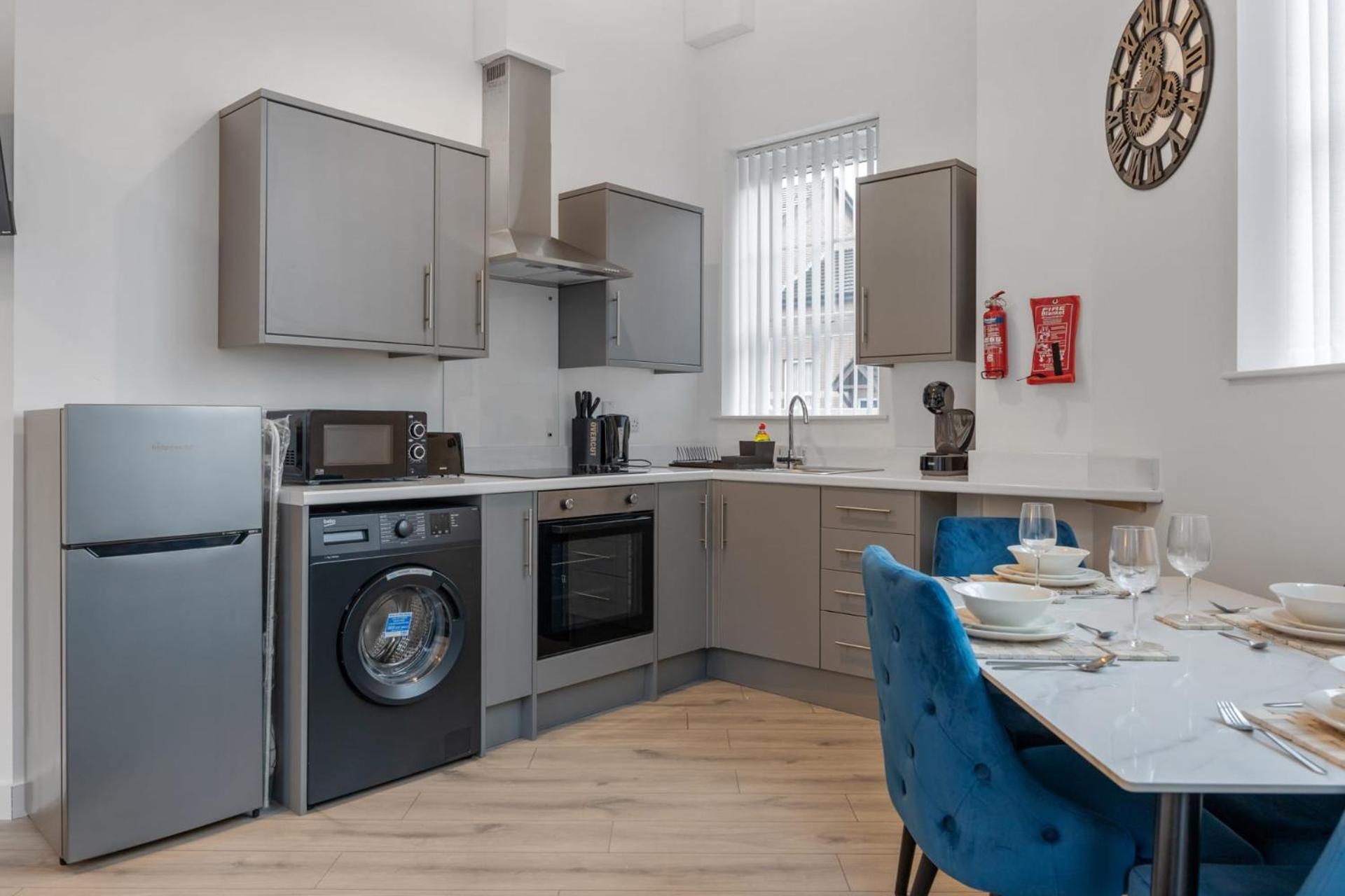 Contemporary 2 Bed -belfast East Village Apartment