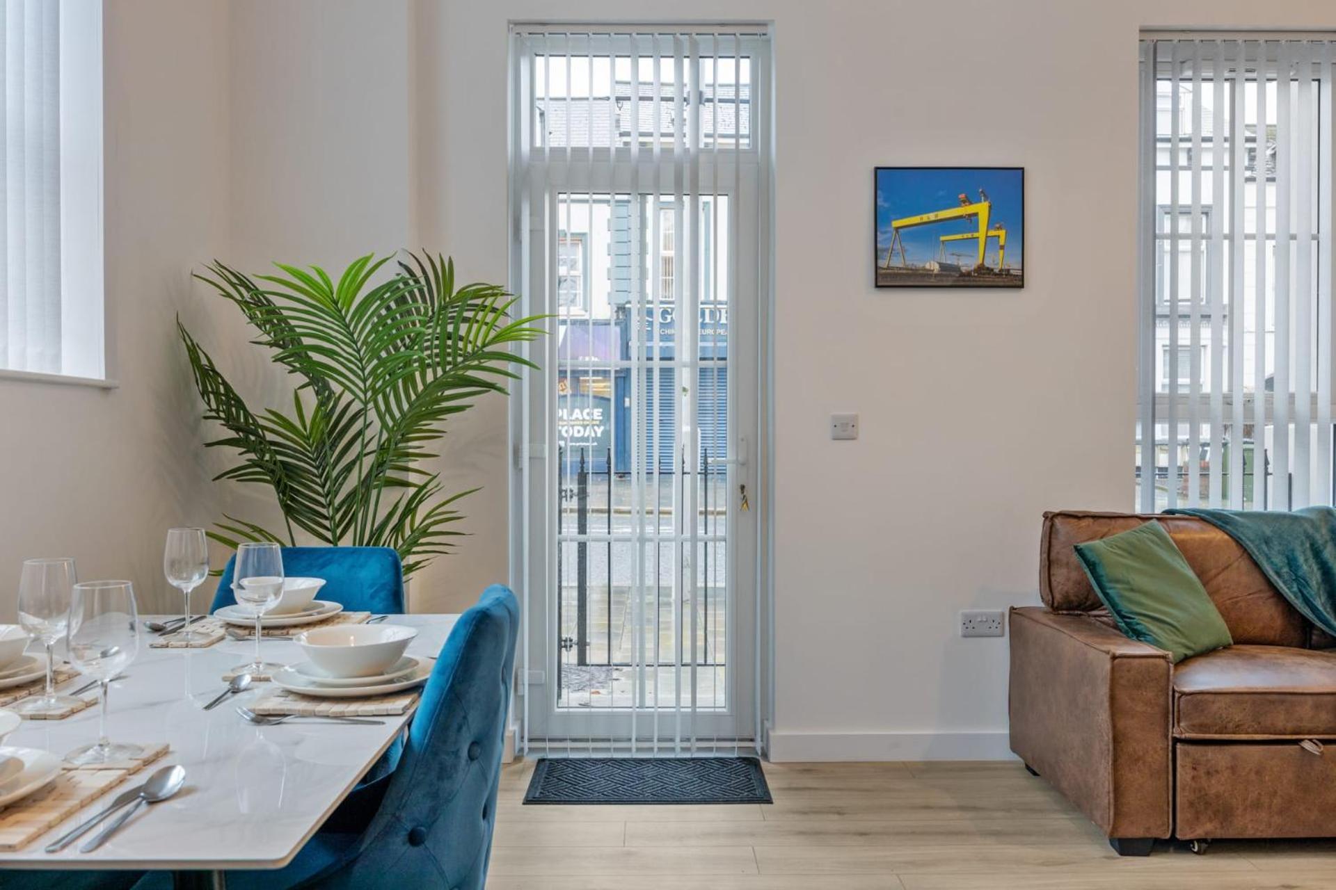 Contemporary 2 Bed -belfast East Village