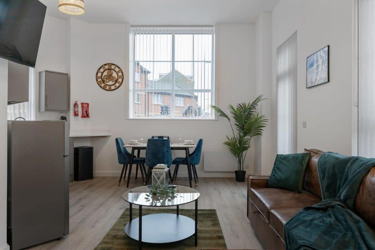 Contemporary 2 Bed -belfast East Village *